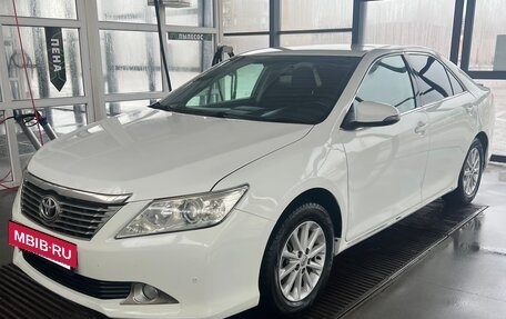 Toyota Camry, 2013 год, 1 320 000 рублей, 2 фотография
