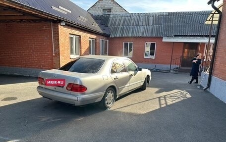 Mercedes-Benz E-Класс, 1998 год, 430 000 рублей, 6 фотография