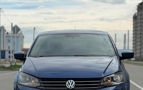 Volkswagen Polo VI (EU Market), 2018 год, 900 000 рублей, 2 фотография