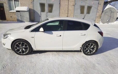 Opel Astra J, 2012 год, 630 000 рублей, 2 фотография