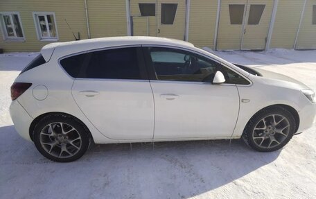 Opel Astra J, 2012 год, 630 000 рублей, 3 фотография