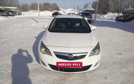 Opel Astra J, 2012 год, 630 000 рублей, 4 фотография