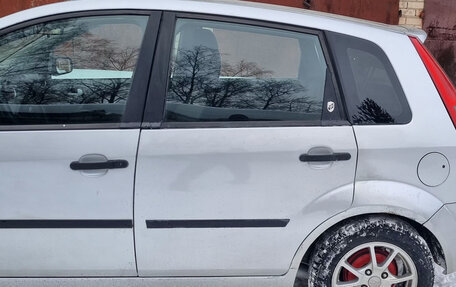 Ford Fiesta, 2002 год, 250 000 рублей, 6 фотография