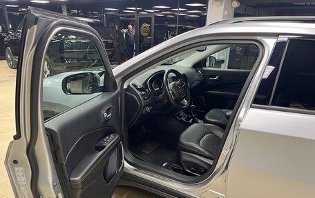 Jeep Compass II, 2019 год, 3 000 000 рублей, 3 фотография