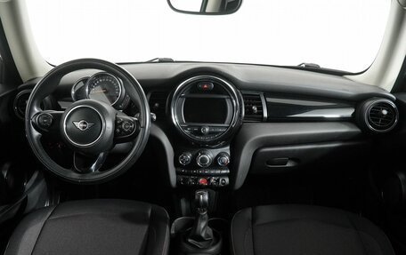 MINI Hatch, 2020 год, 1 990 000 рублей, 15 фотография