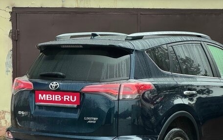 Toyota RAV4, 2018 год, 2 300 000 рублей, 8 фотография