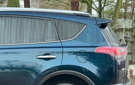 Toyota RAV4, 2018 год, 2 300 000 рублей, 11 фотография