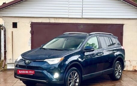 Toyota RAV4, 2018 год, 2 300 000 рублей, 6 фотография