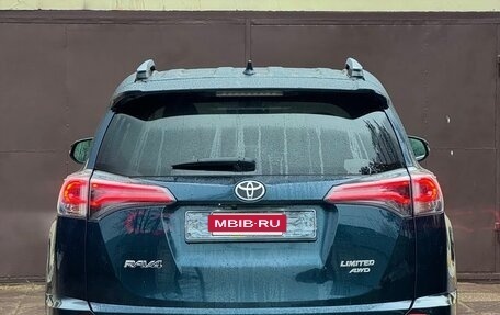 Toyota RAV4, 2018 год, 2 300 000 рублей, 9 фотография