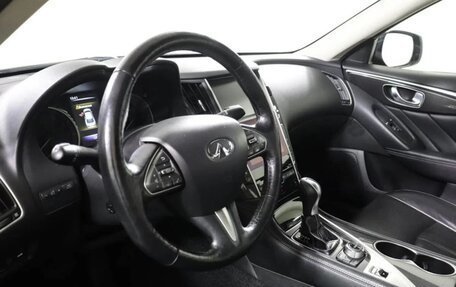 Infiniti Q50 I рестайлинг, 2015 год, 1 780 000 рублей, 14 фотография
