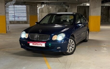 Mercedes-Benz C-Класс, 2006 год, 950 000 рублей, 3 фотография