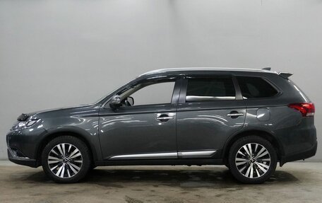 Mitsubishi Outlander III рестайлинг 3, 2018 год, 2 278 000 рублей, 8 фотография
