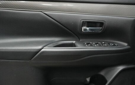 Mitsubishi Outlander III рестайлинг 3, 2018 год, 2 278 000 рублей, 15 фотография