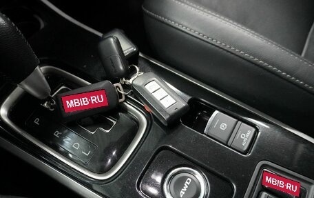 Mitsubishi Outlander III рестайлинг 3, 2018 год, 2 278 000 рублей, 18 фотография