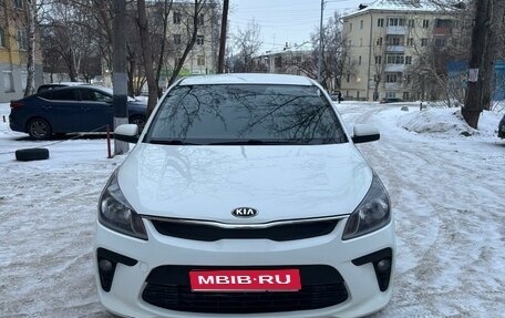 KIA Rio IV, 2017 год, 950 000 рублей, 1 фотография