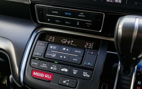 Honda Stepwgn IV, 2018 год, 2 250 000 рублей, 21 фотография