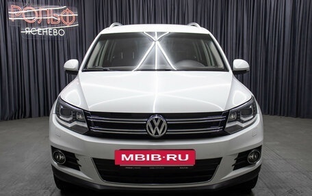 Volkswagen Tiguan I, 2015 год, 1 698 000 рублей, 2 фотография