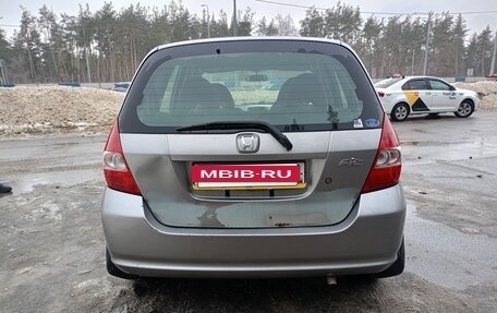 Honda Fit III, 2003 год, 370 000 рублей, 12 фотография