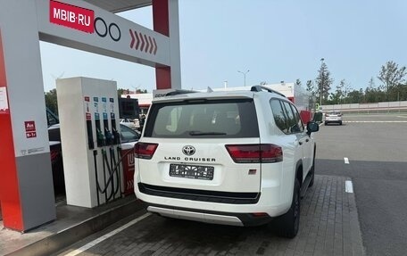 Toyota Land Cruiser, 2024 год, 16 000 000 рублей, 3 фотография