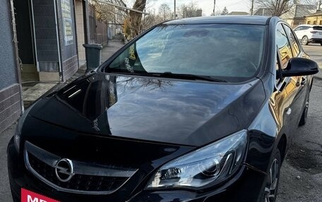 Opel Astra J, 2010 год, 650 000 рублей, 1 фотография