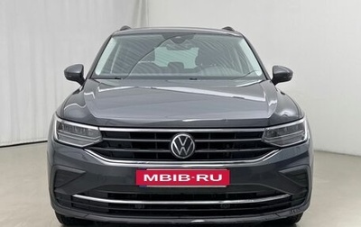 Volkswagen Tiguan II, 2022 год, 2 800 000 рублей, 1 фотография