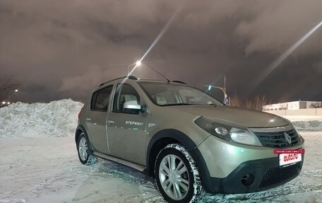 Renault Sandero I, 2012 год, 560 000 рублей, 2 фотография