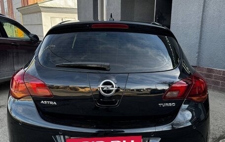 Opel Astra J, 2010 год, 650 000 рублей, 2 фотография