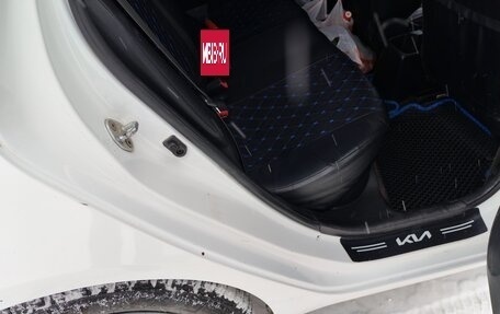 KIA Rio III рестайлинг, 2015 год, 820 000 рублей, 18 фотография