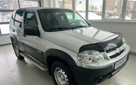 Chevrolet Niva I рестайлинг, 2018 год, 700 000 рублей, 3 фотография