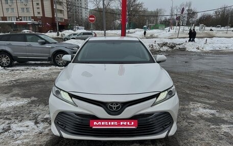 Toyota Camry, 2019 год, 1 640 000 рублей, 3 фотография