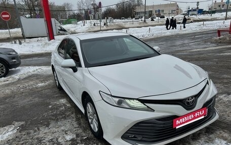Toyota Camry, 2019 год, 1 640 000 рублей, 2 фотография