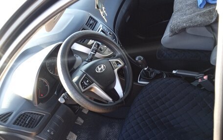 Hyundai Solaris II рестайлинг, 2015 год, 1 180 000 рублей, 8 фотография