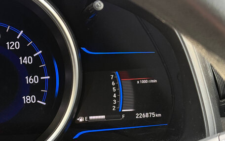 Honda Fit III, 2014 год, 900 000 рублей, 10 фотография