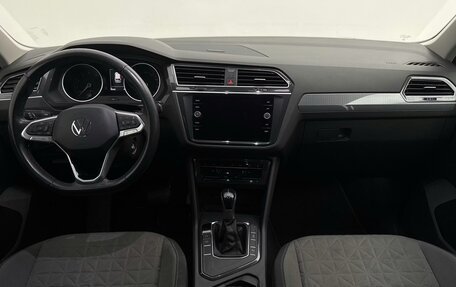 Volkswagen Tiguan II, 2022 год, 2 800 000 рублей, 5 фотография