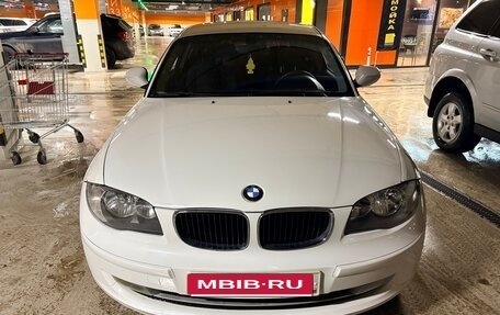 BMW 1 серия, 2010 год, 800 000 рублей, 1 фотография