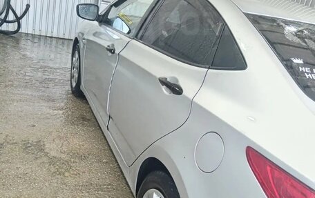 Hyundai Solaris II рестайлинг, 2011 год, 650 000 рублей, 2 фотография