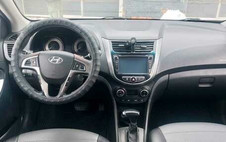 Hyundai Solaris II рестайлинг, 2015 год, 539 000 рублей, 6 фотография