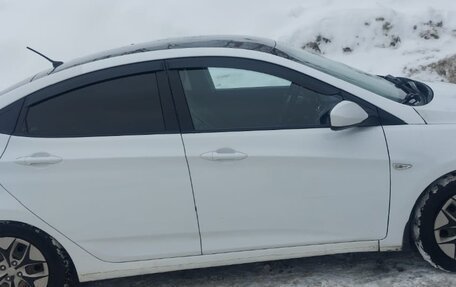 Hyundai Solaris II рестайлинг, 2015 год, 539 000 рублей, 3 фотография