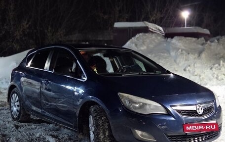 Opel Astra J, 2011 год, 390 000 рублей, 1 фотография