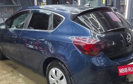 Opel Astra J, 2011 год, 390 000 рублей, 8 фотография