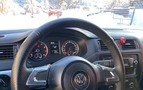 Volkswagen Jetta VI, 2013 год, 1 010 000 рублей, 10 фотография