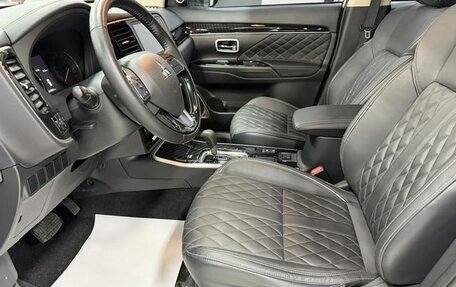 Mitsubishi Outlander III рестайлинг 3, 2021 год, 2 150 007 рублей, 9 фотография