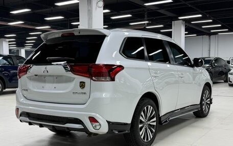 Mitsubishi Outlander III рестайлинг 3, 2021 год, 2 150 007 рублей, 4 фотография