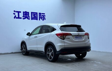 Honda Vezel, 2021 год, 1 500 000 рублей, 6 фотография