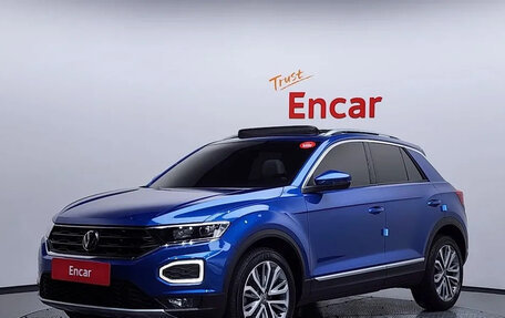 Volkswagen T-Roc I, 2023 год, 1 560 000 рублей, 3 фотография