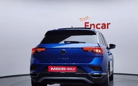 Volkswagen T-Roc I, 2023 год, 1 560 000 рублей, 5 фотография