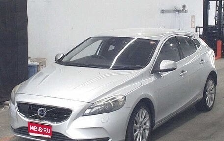 Volvo V40 II рестайлинг, 2016 год, 950 000 рублей, 1 фотография