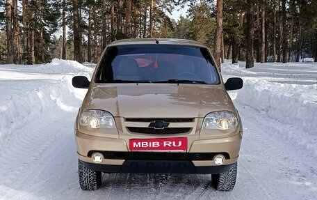 Chevrolet Niva I рестайлинг, 2004 год, 285 000 рублей, 2 фотография