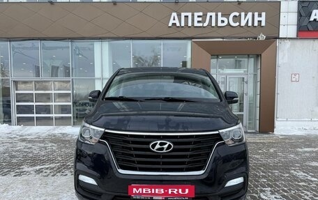 Hyundai H-1 II рестайлинг, 2020 год, 2 800 000 рублей, 2 фотография