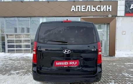Hyundai H-1 II рестайлинг, 2020 год, 2 800 000 рублей, 18 фотография
